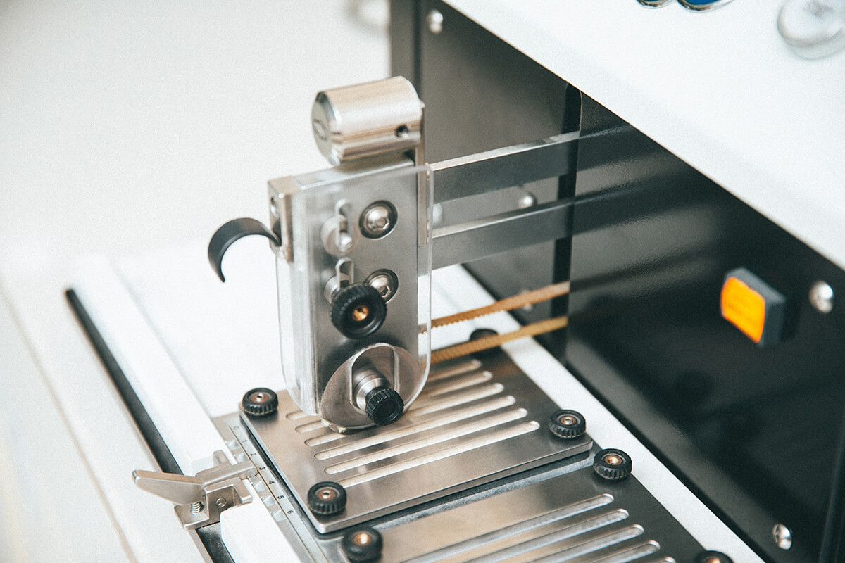 EN388試験機を導入